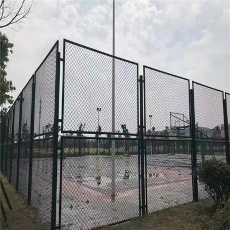 球场围网安装：让体育赛事更安全精彩